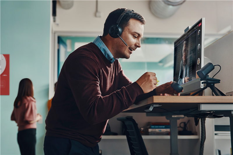 hp-poly-voyager-focus-2-usb-c-c-headset-usb-c-a-adapter-schwarz-7