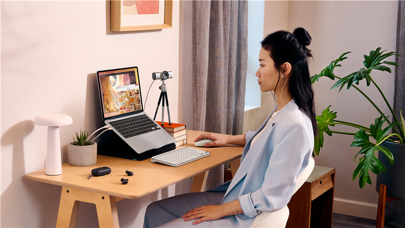 logitech-mx-brio-webcam-grey-8