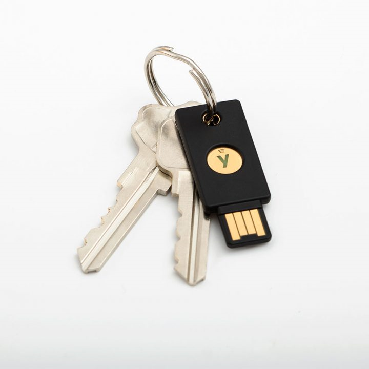 yubico-yubikey-5-nfc-schwarz-4